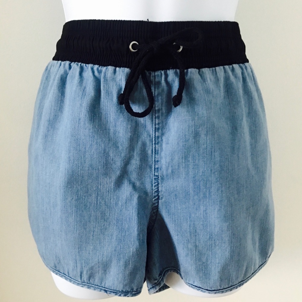 Chambray pull on drawstring shorts w/dolphin hem